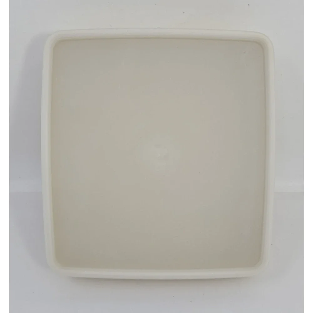 Tupperware Cream Square Sandwich Keeper #670-36 4.75